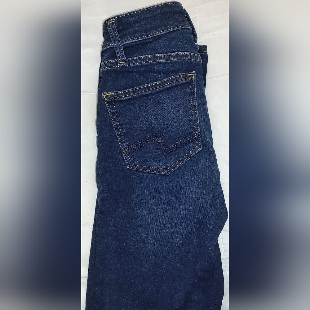 Silver jeans. They are new without tags. Size 24x29.